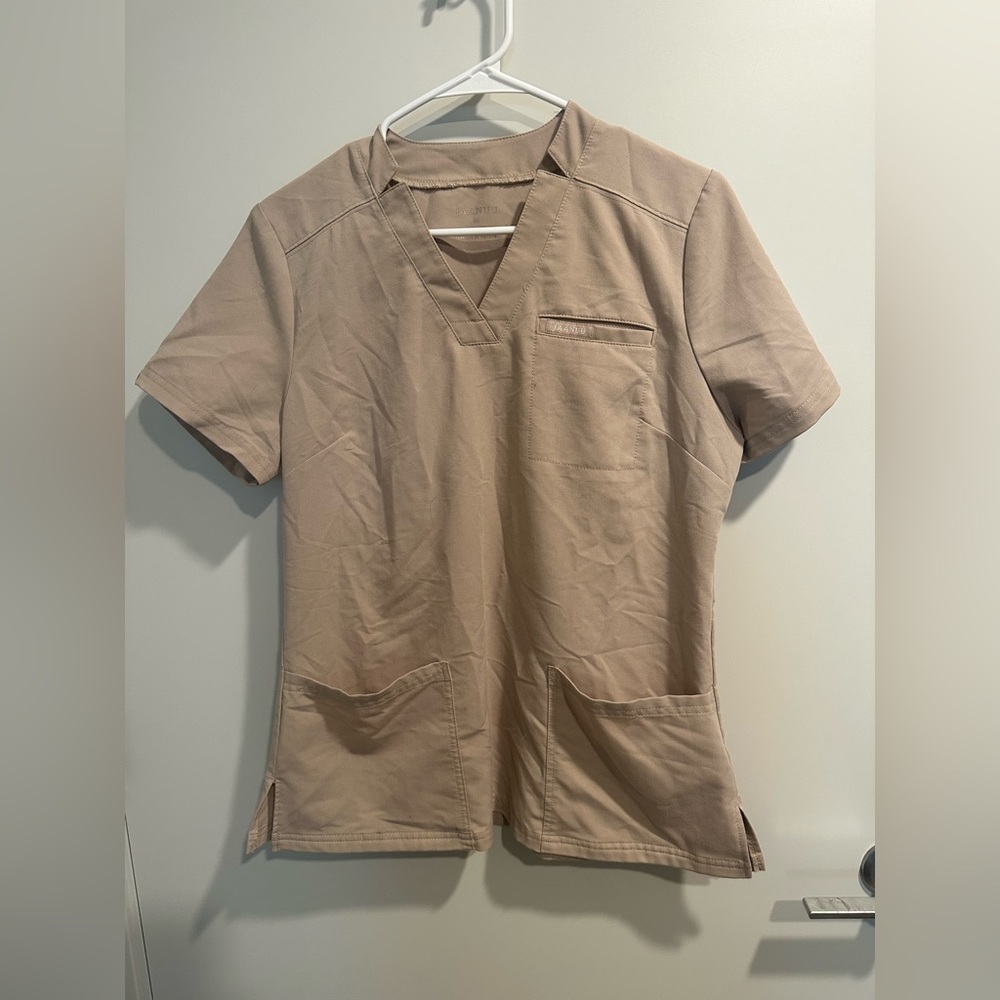 Jaanuu scrub top